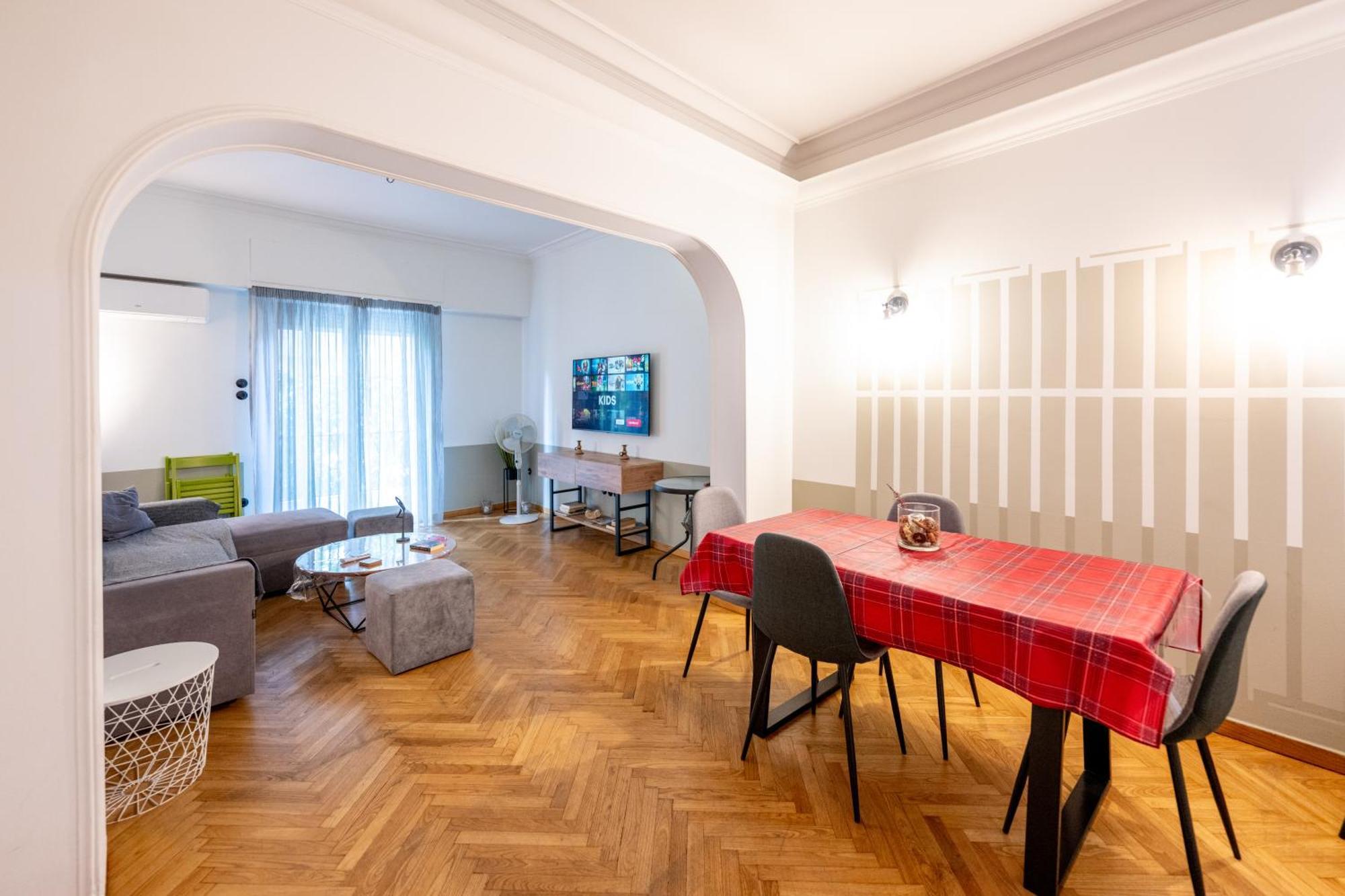 Entire Apartment - Heart Of Athènes Extérieur photo